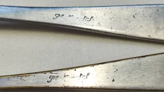 Pareja cucharitas antiguas decoradas