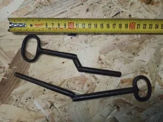 Chiavi antiche articolate