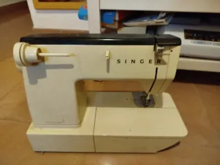 Máquina de coser Singer antigua