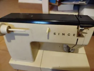 Máquina de coser Singer antigua