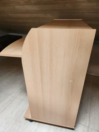 Escritorio juvenil madera y ruedas