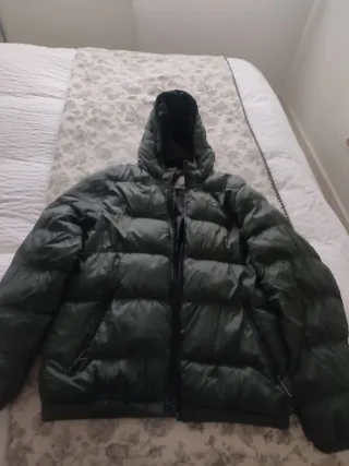 Cazadora acolchada verde Talla M