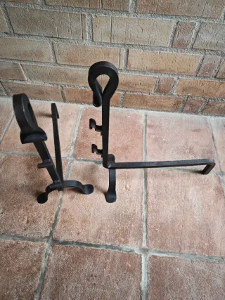 Soportes para leña de metal negro