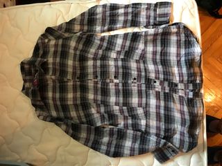 Camisa de cuadros gris y morado