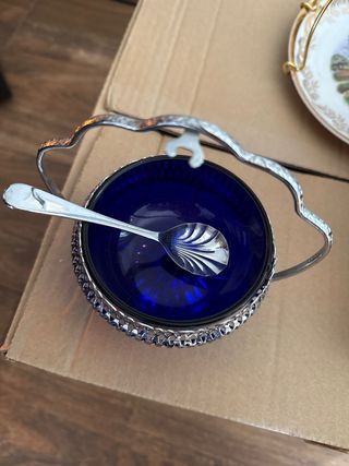 Azucarero de cristal azul y metal