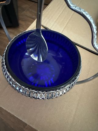 Azucarero de cristal azul y metal