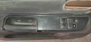 Bandejas guarnecido conductor y piloto Nissan