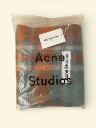 Sciarpa Acne Studios nuova con cartellino