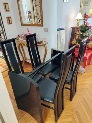 Vendo 4 Sedie e Tavolo di Design