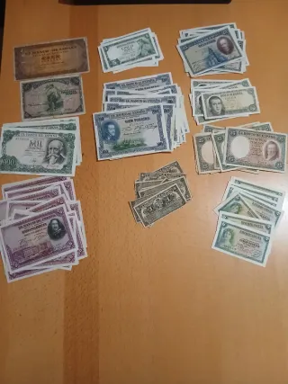 105 Billetes españoles.
