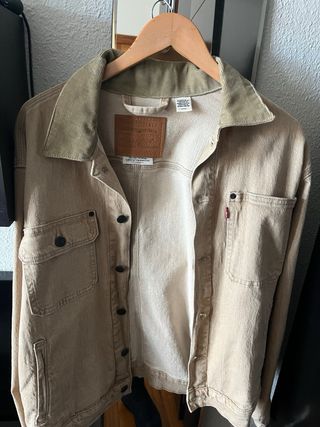 Chaqueta Levi's Sunset Beige. Talla S equivale a M