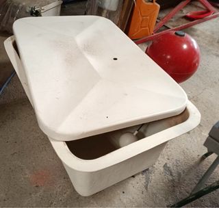 Depósito de agua con bomba