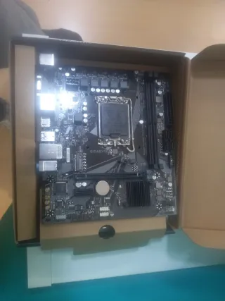 Placa Base Gigabyte H610M S2H V2