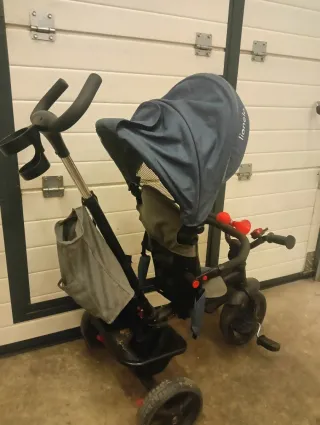Triciclo para paseo infantil Lionelo