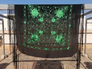 Mantón Manila Seda Negro y Verde