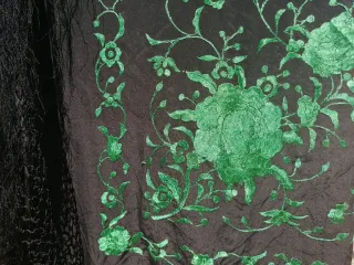 Mantón Manila Seda Negro y Verde