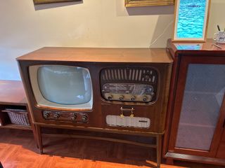 Mueble Vintage TV Radio Años 50