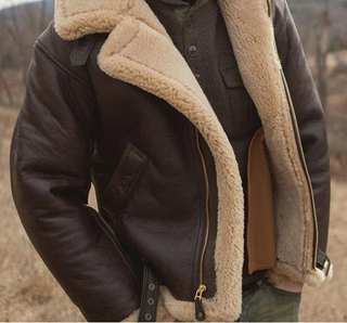 Chaqueta marrón estilo aviador