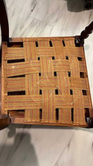 Sillón antiguo madera y cuero