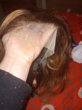 Peluca de encaje con mechones rubios