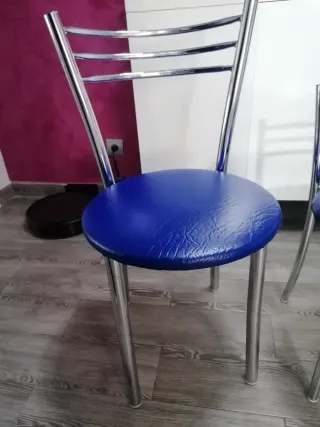 Tres sillas cocina niqueladas