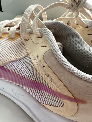 Zapatillas Nike Mujer Beige y Rosa