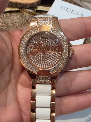Reloj Guess Dorado y Blanco