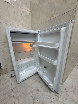 Nevera OK. Nueva con congelador