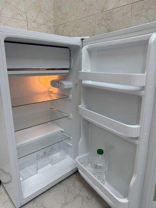 Nevera OK. Nueva con congelador