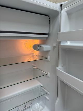 Nevera OK. Nueva con congelador