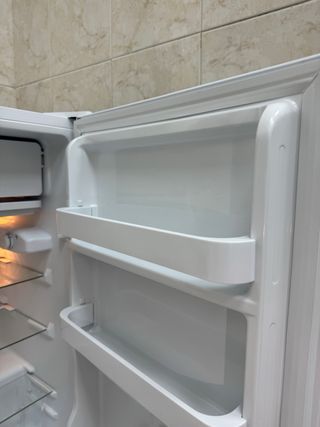 Nevera OK. Nueva con congelador