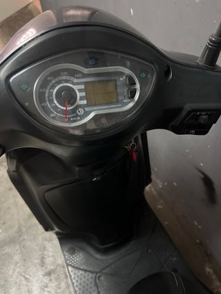 Moto Scooter SYM 125cc Automática