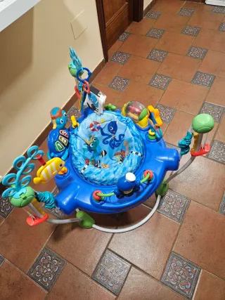 Saltador y centro de actividades Baby Einstein