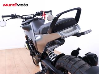 HUSQVARNA SVARTPILEN 125 ABS