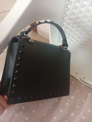 Borsetta Marc Ellis nera con borchie