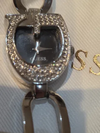 Reloj Guess Cadena Plata