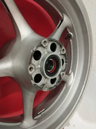 Llanta Yamaha FZ6 Fazer