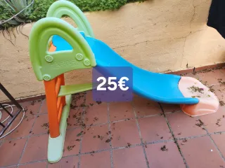 Cuna, sofa, mesa 4sillas, tobogan, lampara,