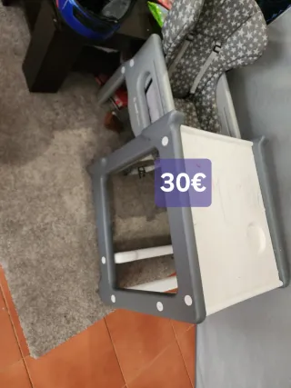 Cuna, sofa, mesa 4sillas, tobogan, lampara,