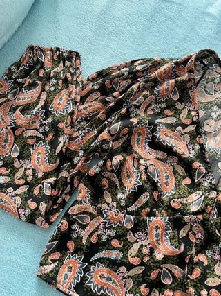 Blusa estampada paisley manga larga