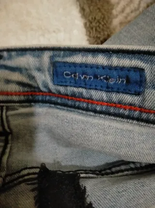 Pantalón vaquero Calvin Klein T32(40aprox)