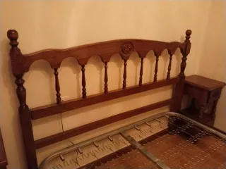 Armario de madera maciza