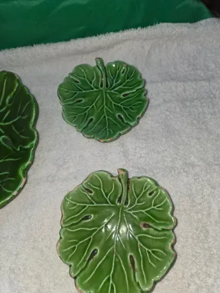 Platos decorativos hoja cerámica verde