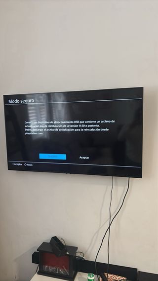 PS4 (PlayStation 4) Negra + Mando Blanco