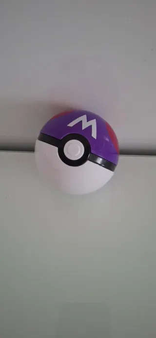 Bola Pokemon con figura articulada de Solgaleo