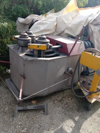 Curvadora industrial