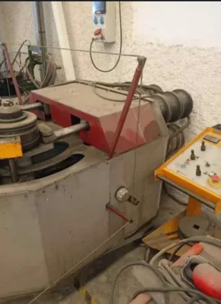 Curvadora industrial