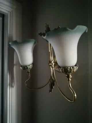 Lámparas de techo, mesitas y aplique de pared