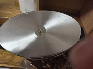 Olla AMC Metal y Plástico