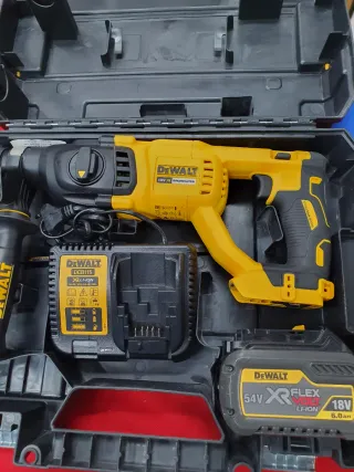 Martillo Perforador DeWalt DCH133NT